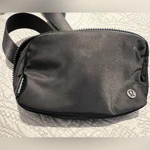 Lululemon belt bag